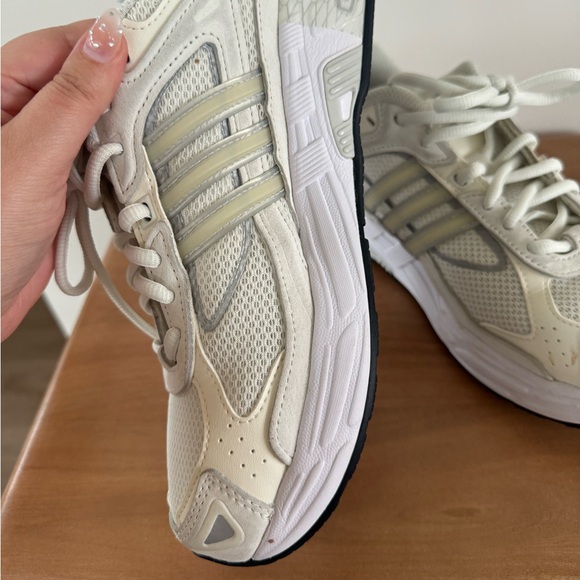 Adidas Response CL Tennis Shoes - Picture 10 of 13